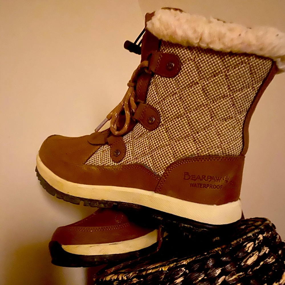 Bearpaw fur booties